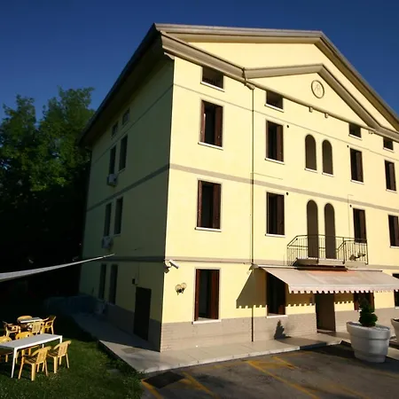 Avianresidenze شقة *